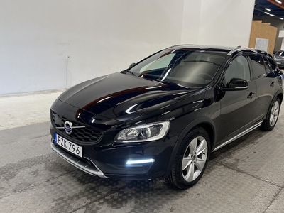 Volvo V60Cross Country D4 AWD Summum VOC Värm Navi 2018, Kombi