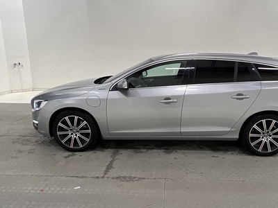 Volvo V60D5 Plug-in Hybrid AWD Summum Drag Helskinn 2017, Kombi