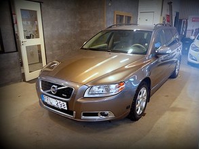 Volvo V70 2.0F Momentum R-design