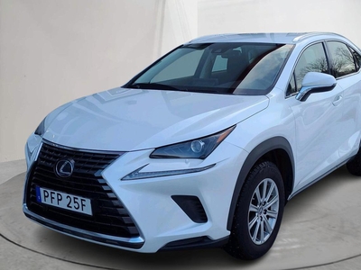 Lexus NX 300h AWD (197hk)