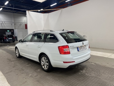 Skoda Octavia 1.0 TSI Style P-sensorer Nybesiktigad 115hk