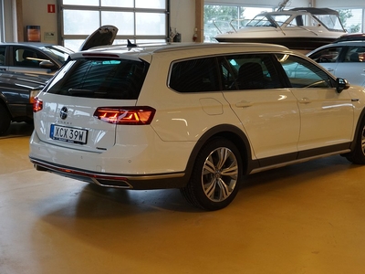 Volkswagen Passat Alltrack TDI 200hk 4M GT Darg Värmare Navi