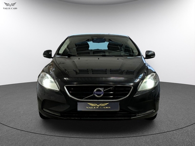 Volvo V40 D2 AUT Momentum Navi/VoC/Motor 9000mil