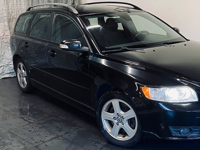 Volvo V50 D5/Momentum/Euro 4/Dragkrok/Aux/Besiktad