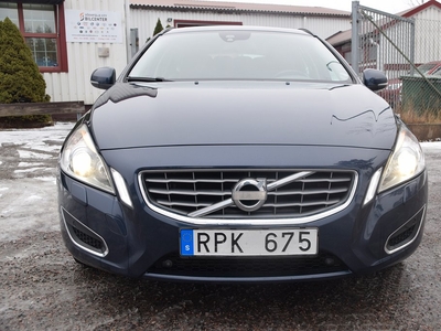 Volvo V60 D4 Summum Taklucka Euro 5 Navi Skinn D_Värmare