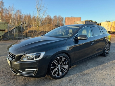 Volvo V60 D6 Plug-in Hybrid AWD Geartronic Momentum,283 Hk