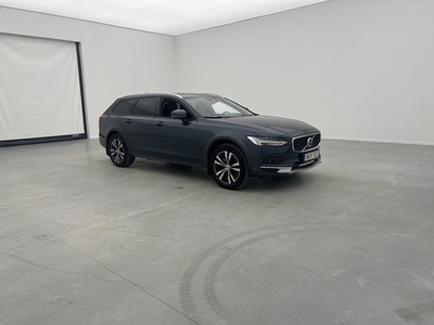 Volvo V90 Cross Country B5 Momentum VOC Pano H/K Kamera Drag