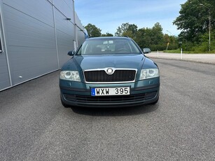 Skoda Octavia Kombi 2.0 FSI 4x4 908kr/24mån Räntefritt