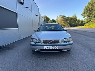 Volvo V70 2.4 Business Nybesiktad 1200kr/24mån Räntefritt