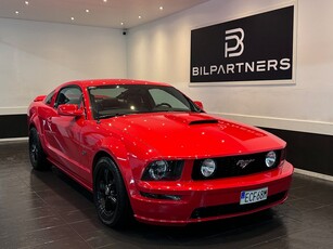 Ford Mustang GT V8-304hk-Sport Avgas-fint skick- Nyservad