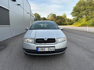 Skoda Fabia Kombi 1.4 Lågmil 991kr/24mån Räntefritt