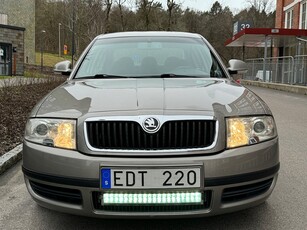 Skoda Superb 1.8 T 150HK Dragkrok Värmare Nybesiktigad