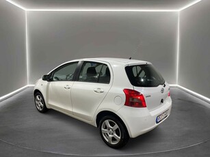 Toyota Yaris 5-dörrar 1.3 VVT-i / Motorvärmare/ P-sensorer