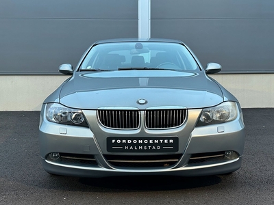 BMW 325 i Sedan 218hk, 2005 P-Sensor Aux NyServ NyBes