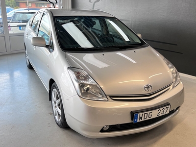 Toyota Prius 1.5 VVT-i + 3CM CVT 112hk | 2 Ägare | Lågmil