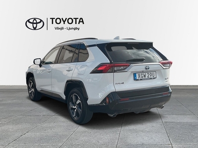 Toyota RAV4 Laddhybrid 306Hk Launch Edition Drag MOMS