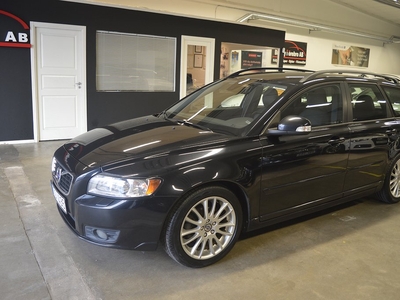 Volvo V50 D2 (115hk) Momentum / Dieselvärmare / Drag / Nyservad & Besiktad