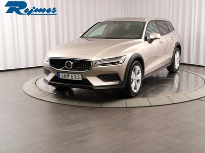 Volvo V60Cross Country B4 AWD Diesel Core 2024, Kombi