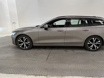 Volvo V60D3 D-värm VOC Navi BLIS B-kamera Drag 0.62l mil 2019, Kombi