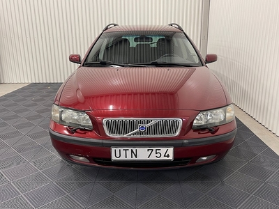 Volvo V70 2.5T Automatisk |Drag |Se skick |Nybesiktad |210hk