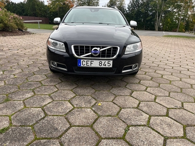 Volvo V70 T4F Automat,180hk, 2012, Ny Kamrem.Dragkrok