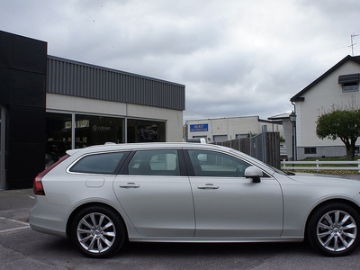 Volvo V90 B4 AWD AUT VOC NAVI HELSKINN PANORAMA 360KAM