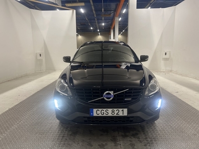 Volvo XC60 D5 AWD Black R-Design BE Pro VOC Pano Drag D-värm