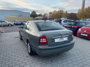 Skoda Octavia Tour 1.6 MPI 102hk NYSERVAD NYBESIKT **SÅLD**