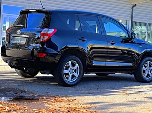 Toyota RAV4 4X4 AUTOMAT NAVI DRAG Mkt. fin