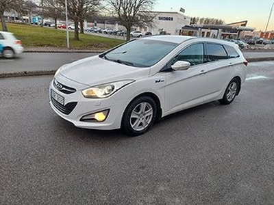 Hyundai i40 1.7 CRDi S+V.däck.end. serv.hos Hyundai verkst