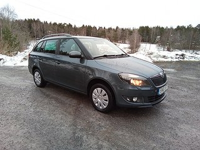 Skoda Fabia Kombi 1.2 TSI Ambiente, Euro 5. Dragkrok