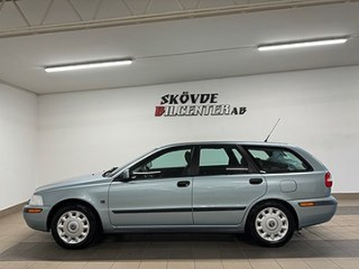 Volvo V40 1.8 Endast 7700Mil/Nyservad/Nybesiktad/Dragkrok