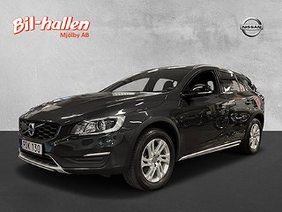 Volvo V60 Cross Country D3, Momentum, Automat