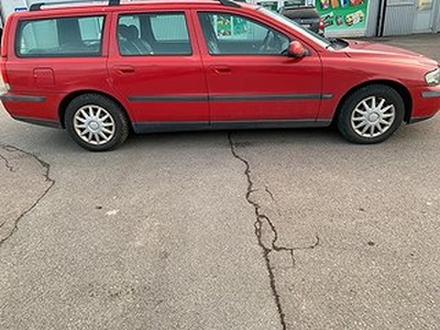 Volvo V70 2.4 Besiktad AC Servad Dragkrok