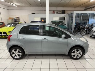 Toyota Yaris 5-dörrar 1.0 VVT-i Sommar och Vinterhjul