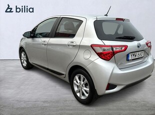 Toyota Yaris Hybrid MELLANDAGSREA 5,99% - Style Defa Värmare Approved U...