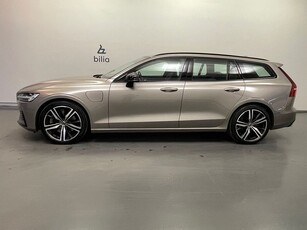 Volvo V60 Recharge T8 R-Design / Navigation /