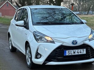 Toyota YarisHybrid e-CVT Active Euro 6, Svensksåld, Automat 2019, Halvkombi