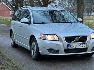 Volvo V501.6 D2 Momentum, Svensksåld, Bi-xenon, Classic 2010, Kombi