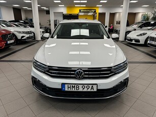 Volkswagen Passat GTE 218hk Cockpit P-värmare Drag Kamera