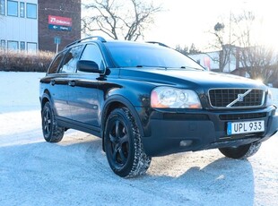 Volvo XC90T6 AWD BASE M-VÄRME 7 SITS DRAG P-SENS SERVAD BES 2004, SUV