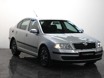 Skoda Octavia 1.6 MPI 102HK HALVKOMBI LÅGMIL DRAGKROK NYSERVAD