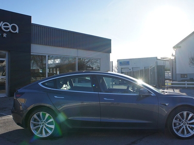 Tesla Model 3 Long Range AWD (440HK) 19TUM MOMS