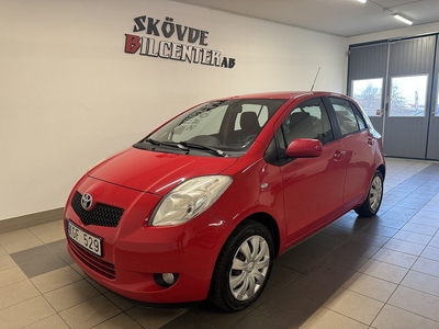 Toyota Yaris 1.3 VVT-i Endast 13700Mil / Nybes / Räntefritt