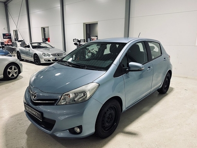 Toyota Yaris 5-d 1.33 Dual VVT-i 8100mil B-Kamera M-Värmare