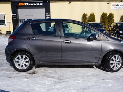 Toyota Yaris 5-dörrar 1.33 Dual VVT-i Backkamera