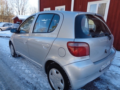 Toyota Yaris 5D AC KYLER/NYBES/FULLSERV/15200 MIL/FINANS/INBYTE