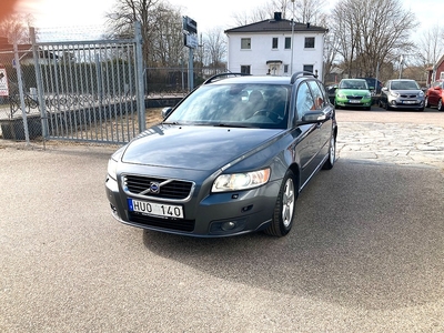 Volvo V50 1.8 125HK MOMENTUM / DRAG / VÄRMARE