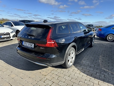 Volvo V60 Cross Country B4 AWD Geartronic, 197hk Momentum