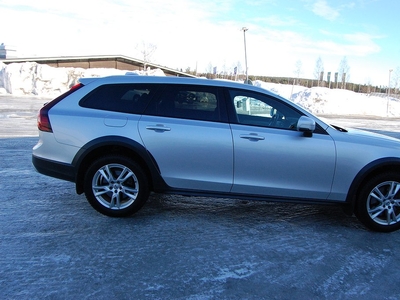 Volvo V90 Cross Country B5 AWD Aut D5 235 hk Luftfjädring